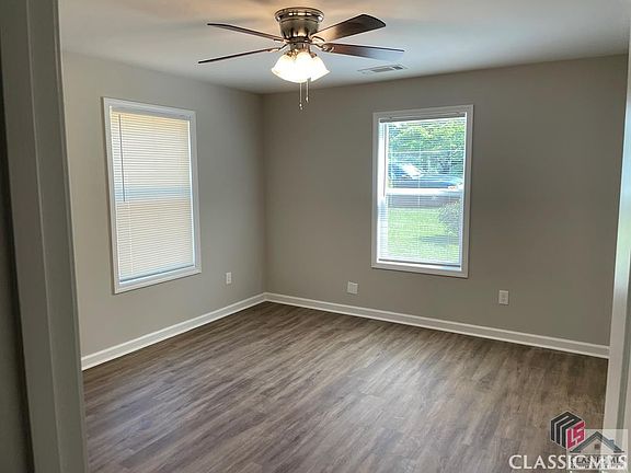 4th image of 462 Hale Drive