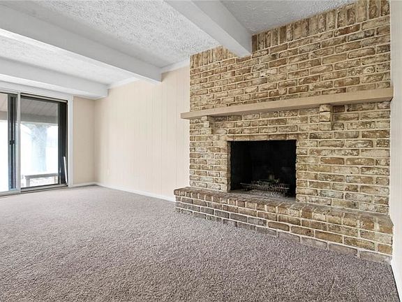 4th image of 1846 Chapel Hill Dr