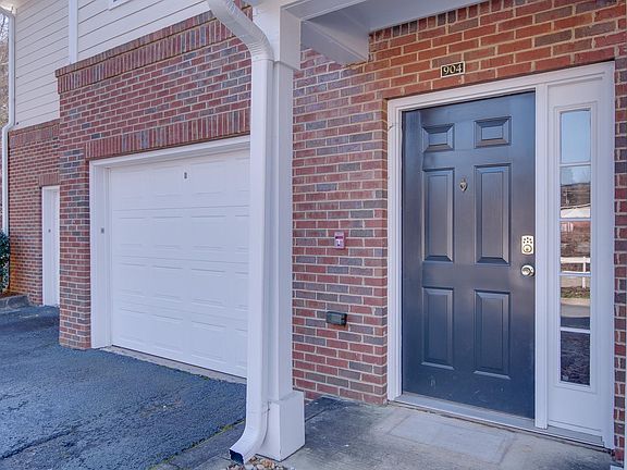 3rd image of 904 Spring Heights Ln SE