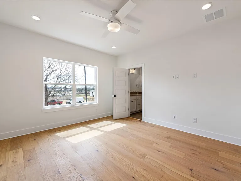304 E 195th St #304 — Photo 14