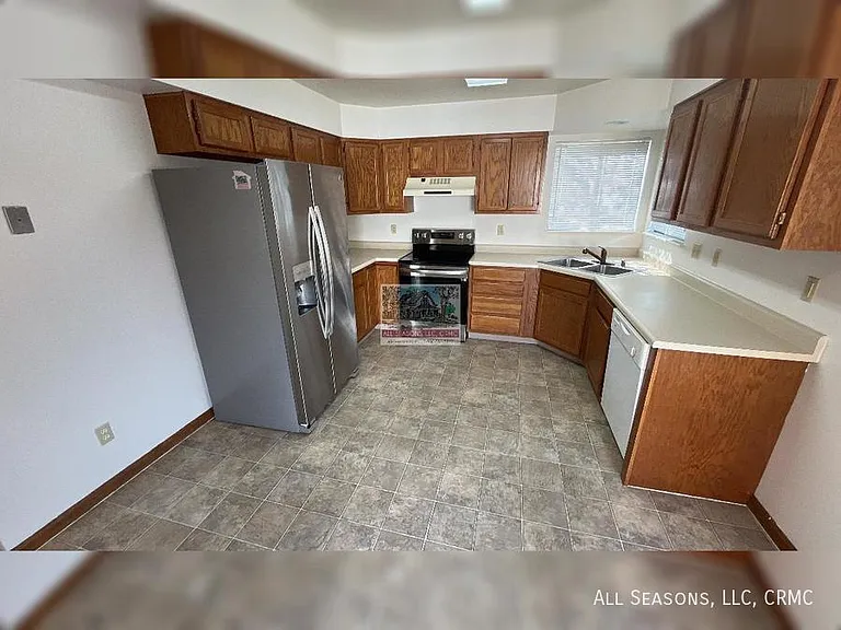 750 Rundle Ct — Photo 3
