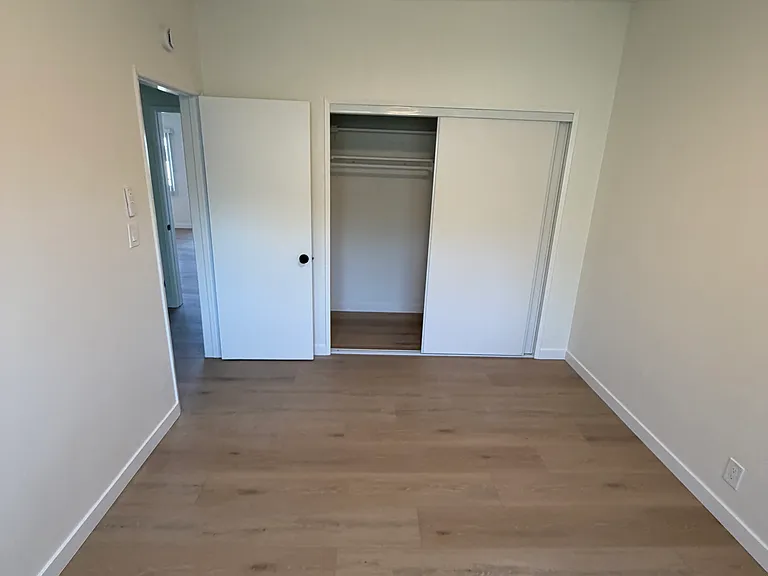 2733 Montrose Ave #5 — Photo 22
