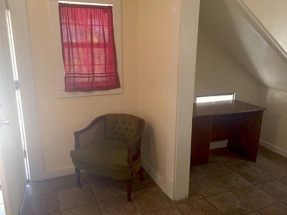 2nd image of 2810 Monterey St APT 2