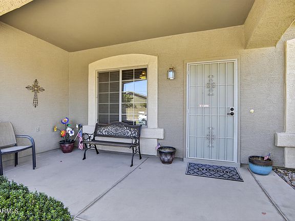 4th image of 2959 N ROSEWOOD Avenue