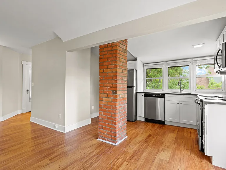 3004 Broadway St #1-3 — Photo 11