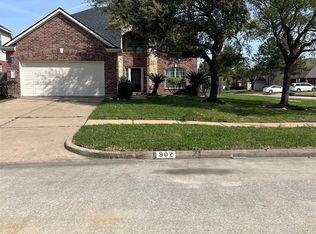902 Brandy St, Stafford, TX 77477