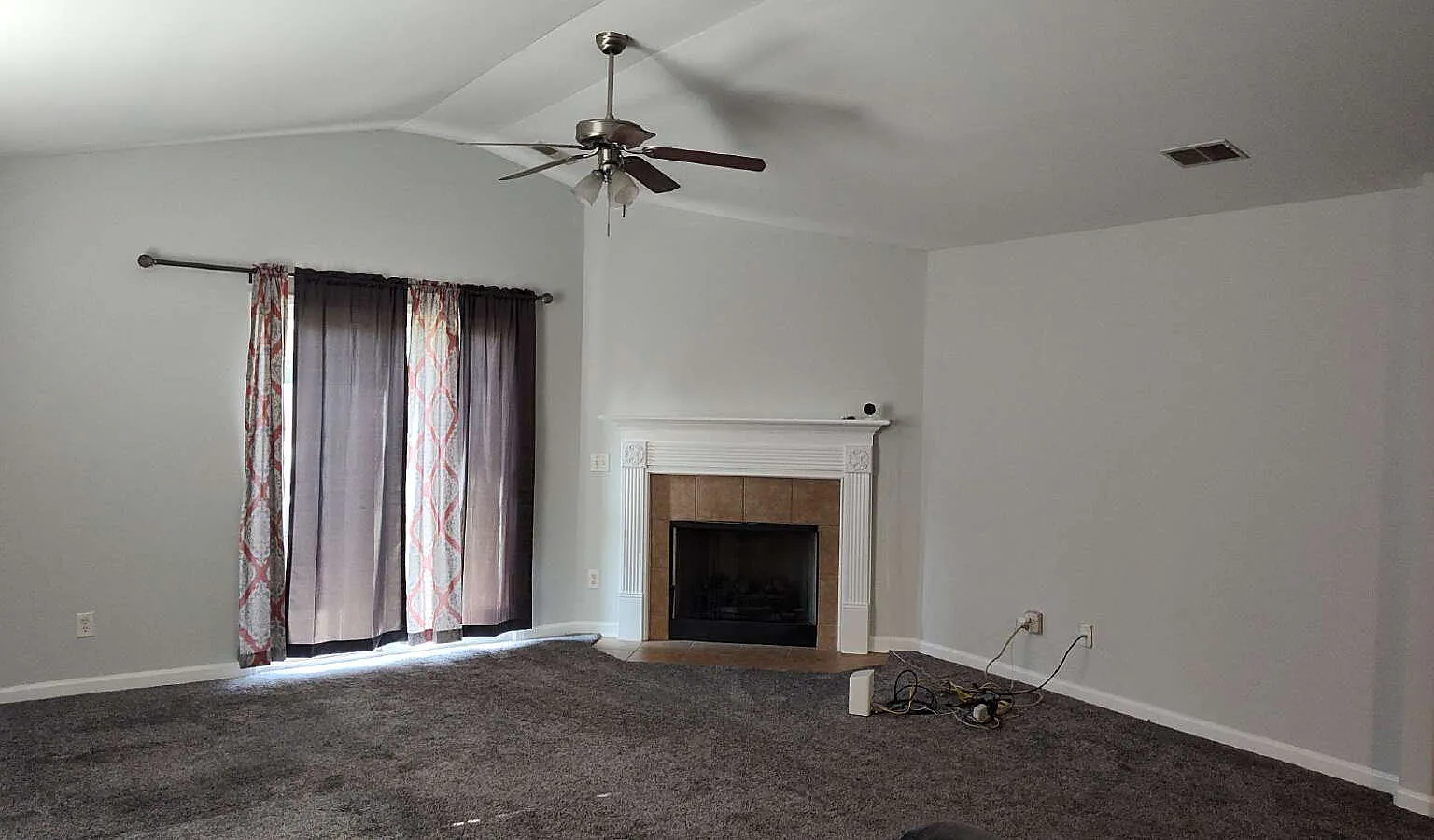 4 bed, 2.0 bath, 1715 sqft, $2,100 — Photo 3