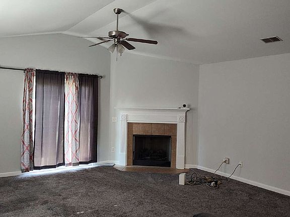 3rd image of 166 Lakepointe Dr