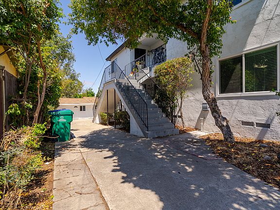 5th image of 1944 31st St