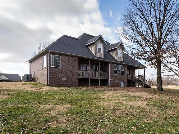 3rd image of 18372 Pepper Hills Dr