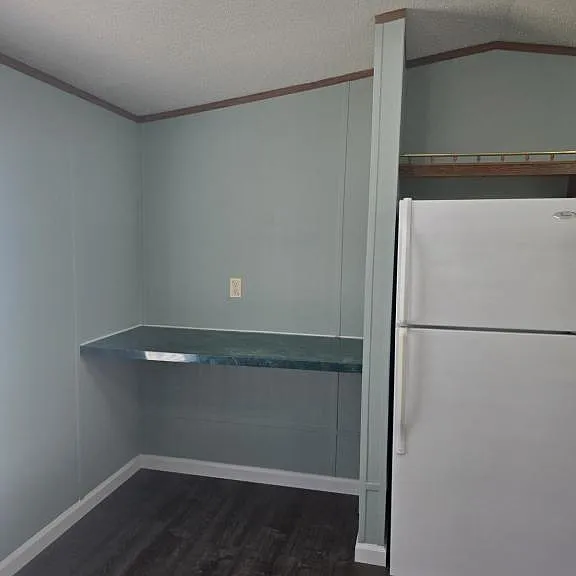 881 Culp Ave — Photo 5