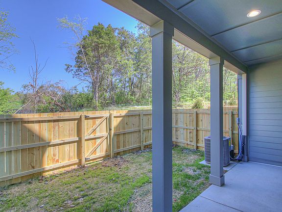 Fully fenced back yard!