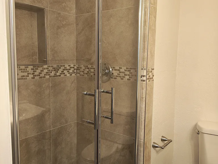 316 S Washburn Ave — Photo 6