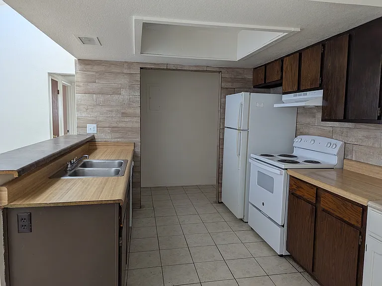 1477 E 27th Ave #1 — Photo 6