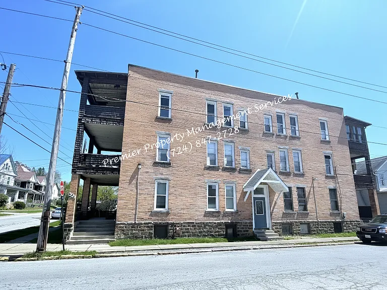 331 W North St #5 — Photo 1