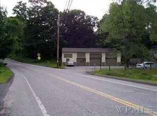 2 Gateway Ct, Carmel, NY 10512