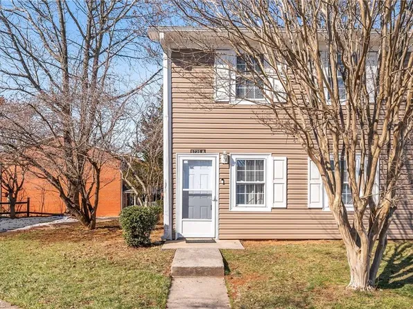 5735 Bramblegate Rd, Greensboro, NC 27409