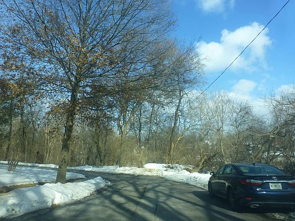 4th image of 229 N Penn St