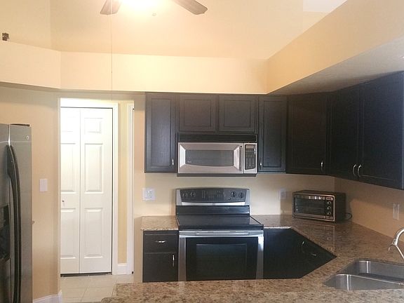 3rd image of 15033 Cloverdale Dr