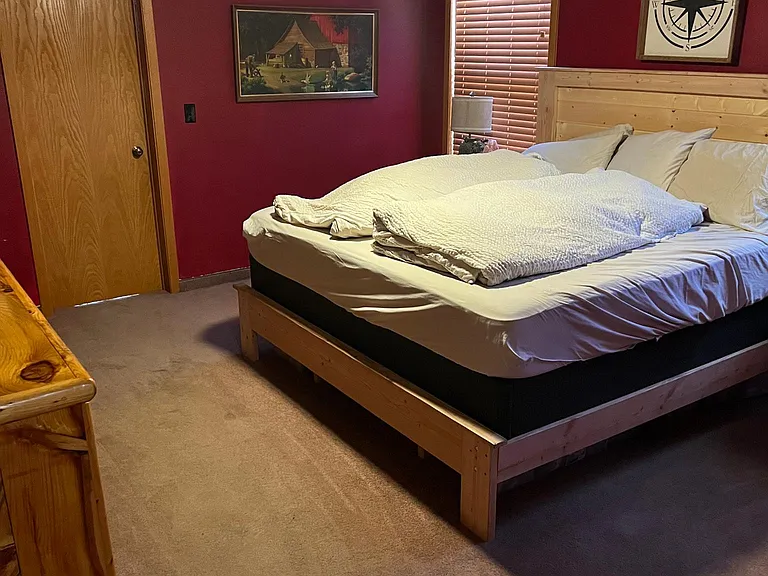 555 Baker St — Photo 7
