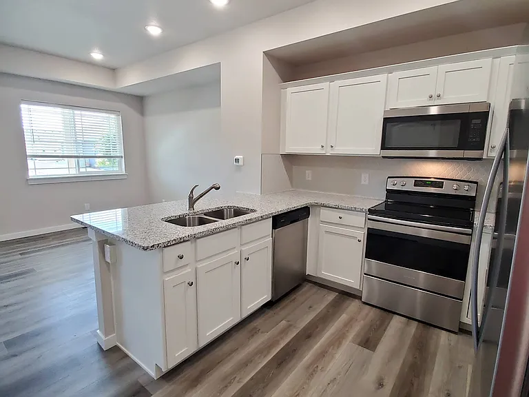1721 Westward Cir #3 — Photo 36