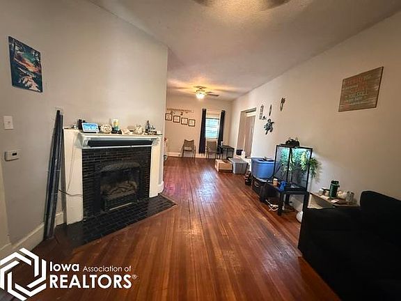 3rd image of 309 W Monroe St