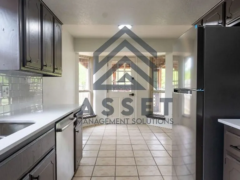 1605 Blessing Ct — Photo 14