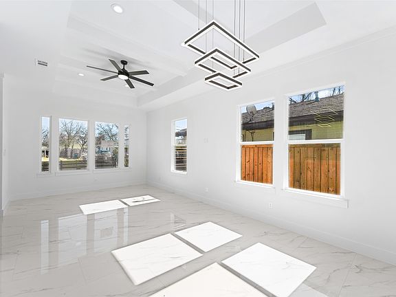 4th image of 4107 Vineyard Dr