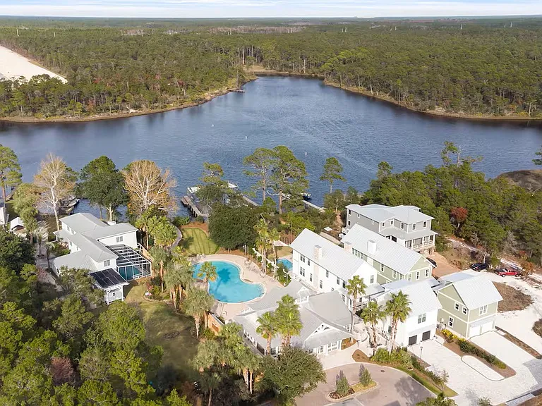 318 Grande Pointe Cir — Photo 36
