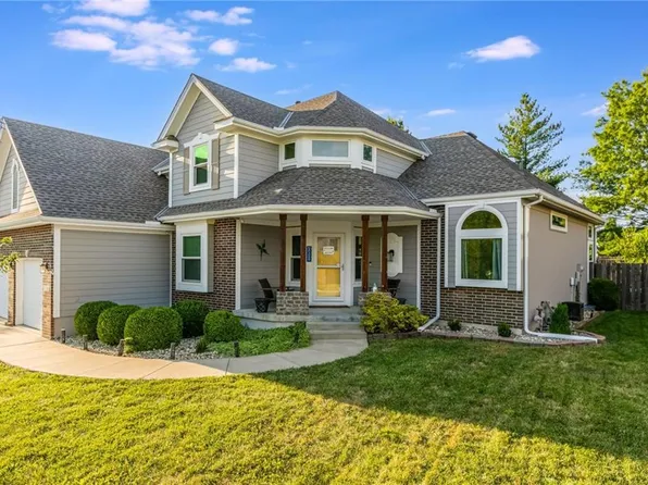 3764 SW Boulder Dr, Lees Summit, MO 64082