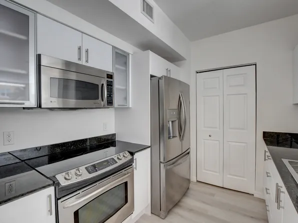 700 E Boynton Beach Blvd Unit 403, Boynton Beach, FL 33435