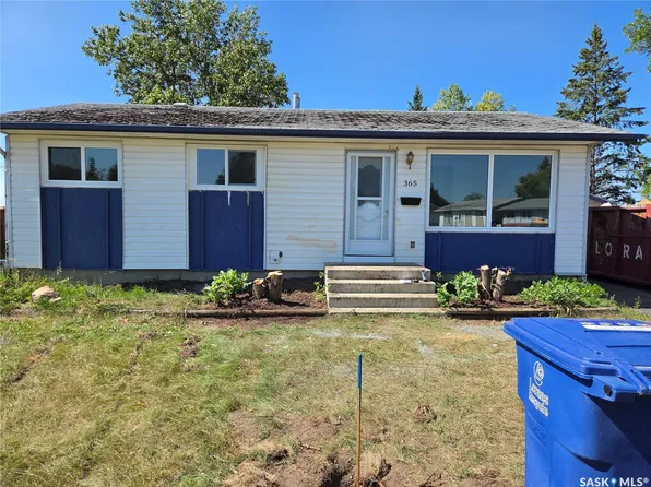 365 3rd Ave Crescent, Battleford, SK S0M 0E0