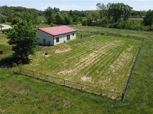 13960 NE County Road 11303 Rd, Urich, MO 64788
