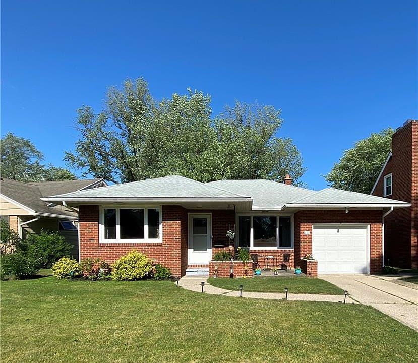 1st image of 407 Walton Dr