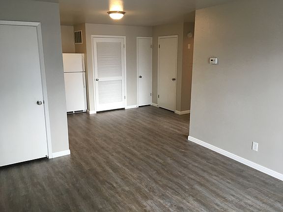 3rd image of 553 N Monterey Dr #583