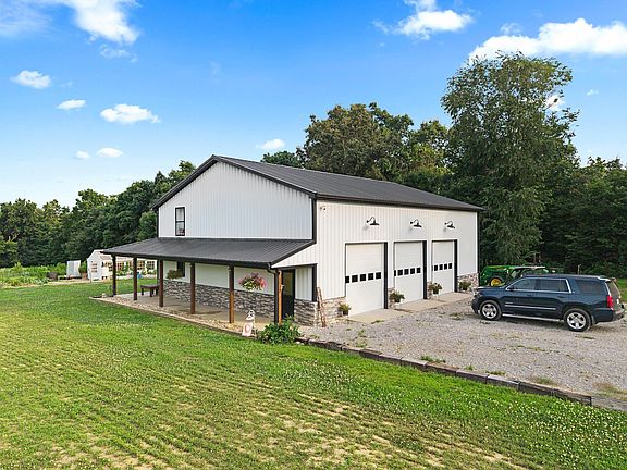 4th image of 1923 Bush Rd