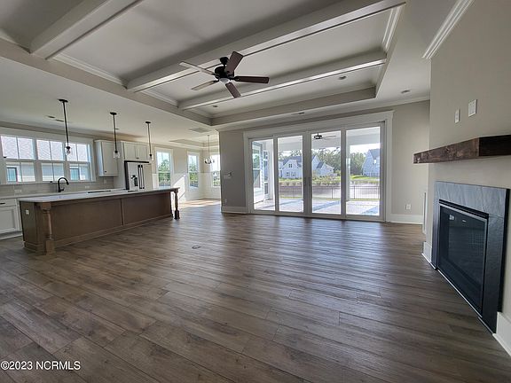 3rd image of 5111 Creswell Dr