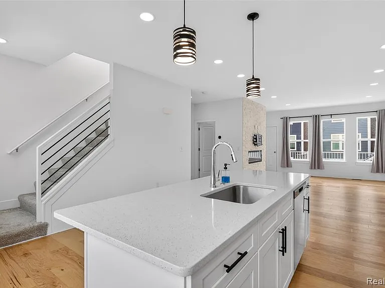 2925 Square Lake Ct — Photo 13