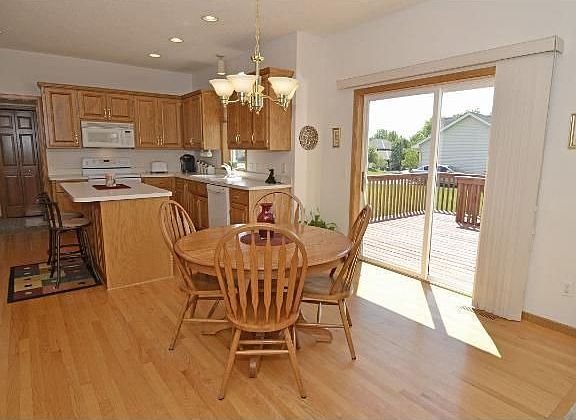 3rd image of 451 Mission Hills Ct