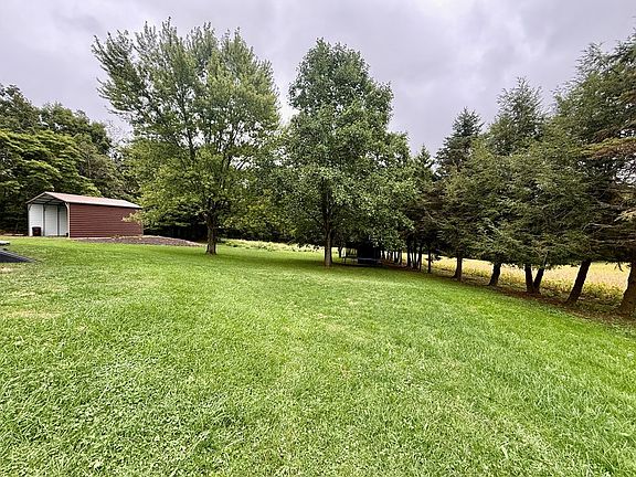 2nd image of 734 Bruin Rd