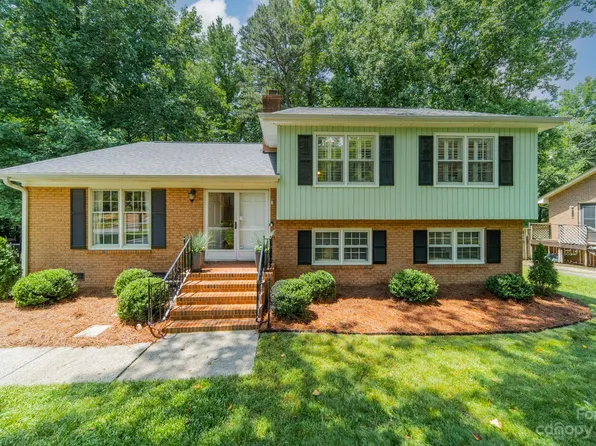 519 Kelford Ln, Charlotte, NC 28270
