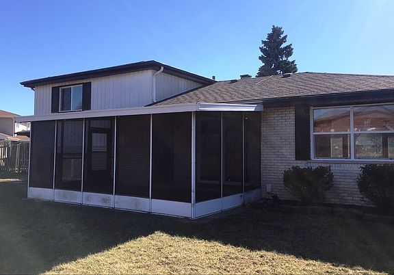 3rd image of 15221 Lawrence Ct