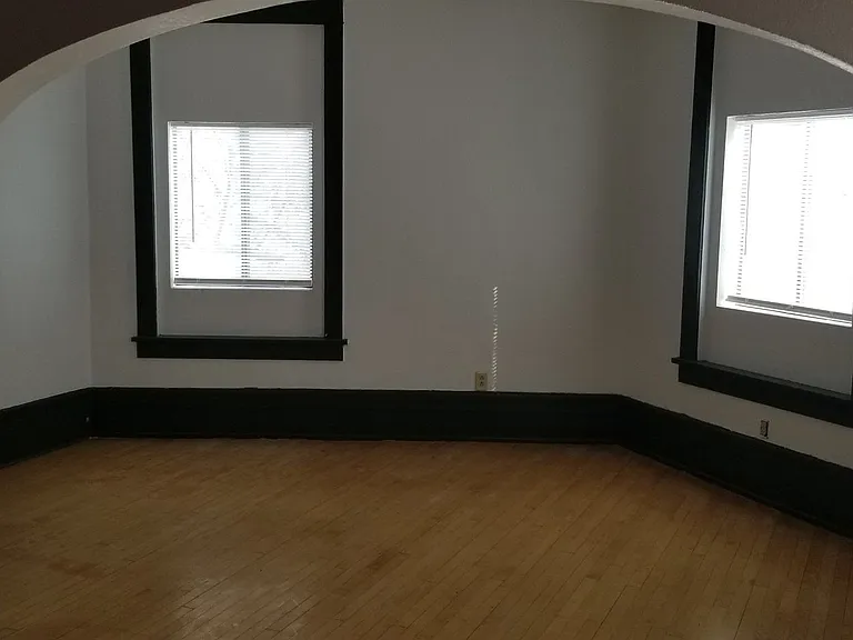 224 S 5th St — Photo 3