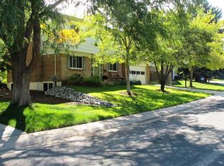 6212 S Adams Dr, Centennial, CO 80121