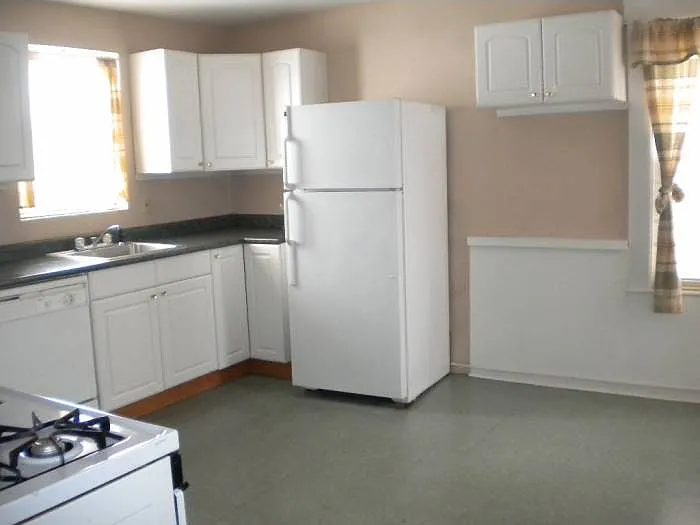 Eat-in size Kitchen