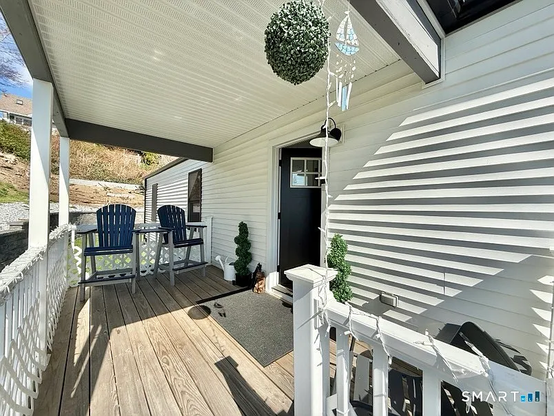 3 bed, 2.5 bath, 2202 sqft, $3,600 — Photo 2
