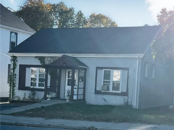 55 S Main St, Pascoag, RI 02859