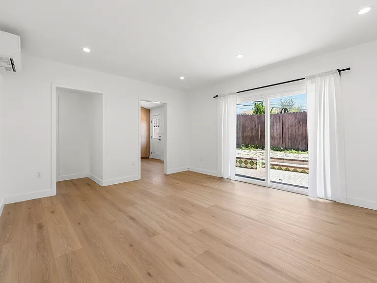 2817 Sycamore Ave — Photo 4