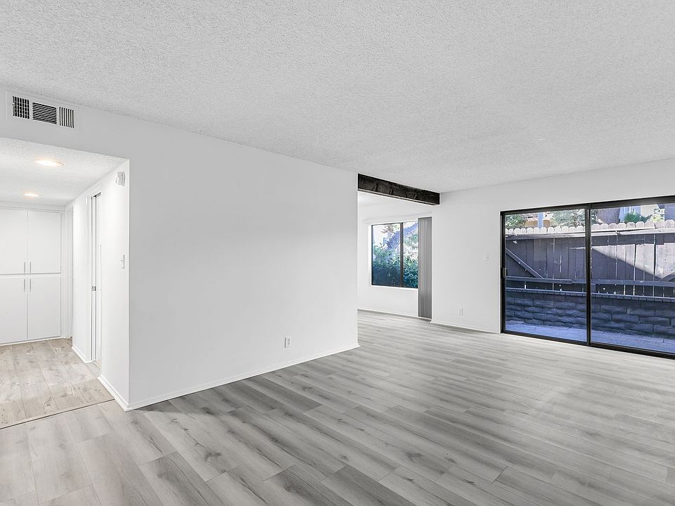 1st image of 4260 Troost Ave APT 2