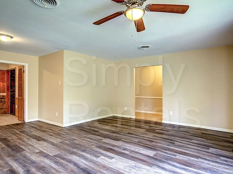 6426 Chapman Dr — Photo 15